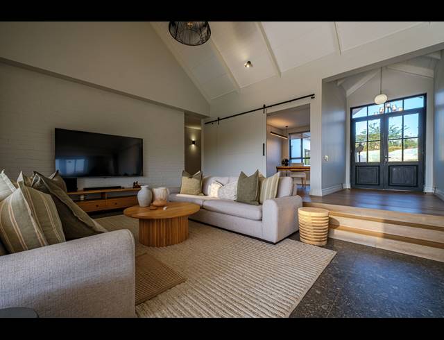 5 BEDROOM FREESTANDING FOR SALE IN SPRINGVALE COUNTRY ESTATE